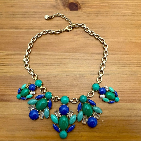 Stella & Dot necklace in gold with green and blue. Beautiful piece - Picture 1 of 1